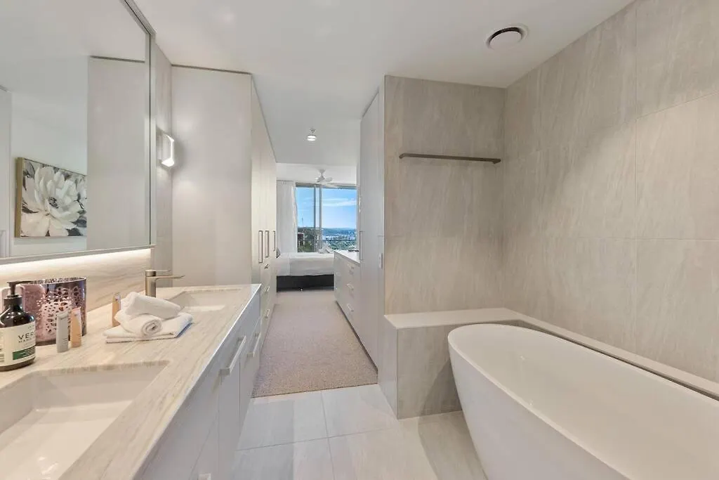 Luxurious 2Br 2Ba Oceanfront Apartment Kirra Gold Coast